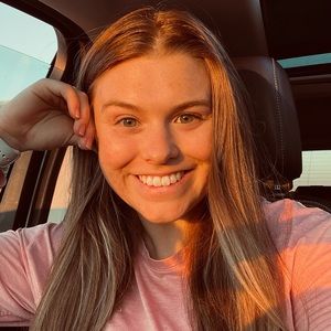 Meet your Posher, Abigail